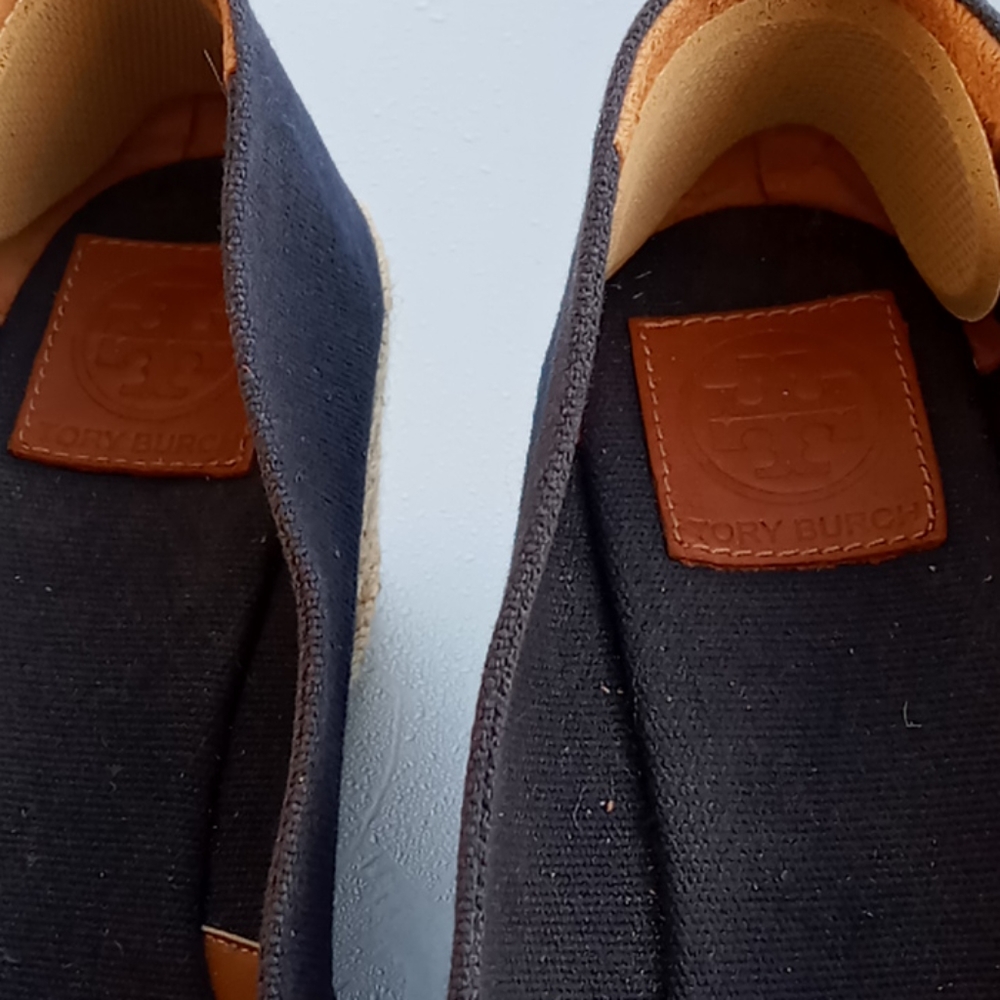 Shoes - Picture 4 of 6